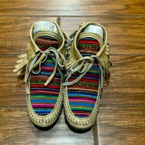 Serape print moccasins size 8